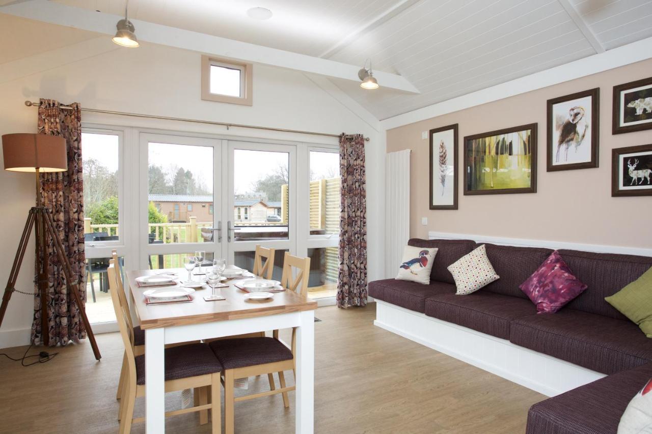 Braidhaugh Holiday Lodge And Glamping Park Crieff Bagian luar foto