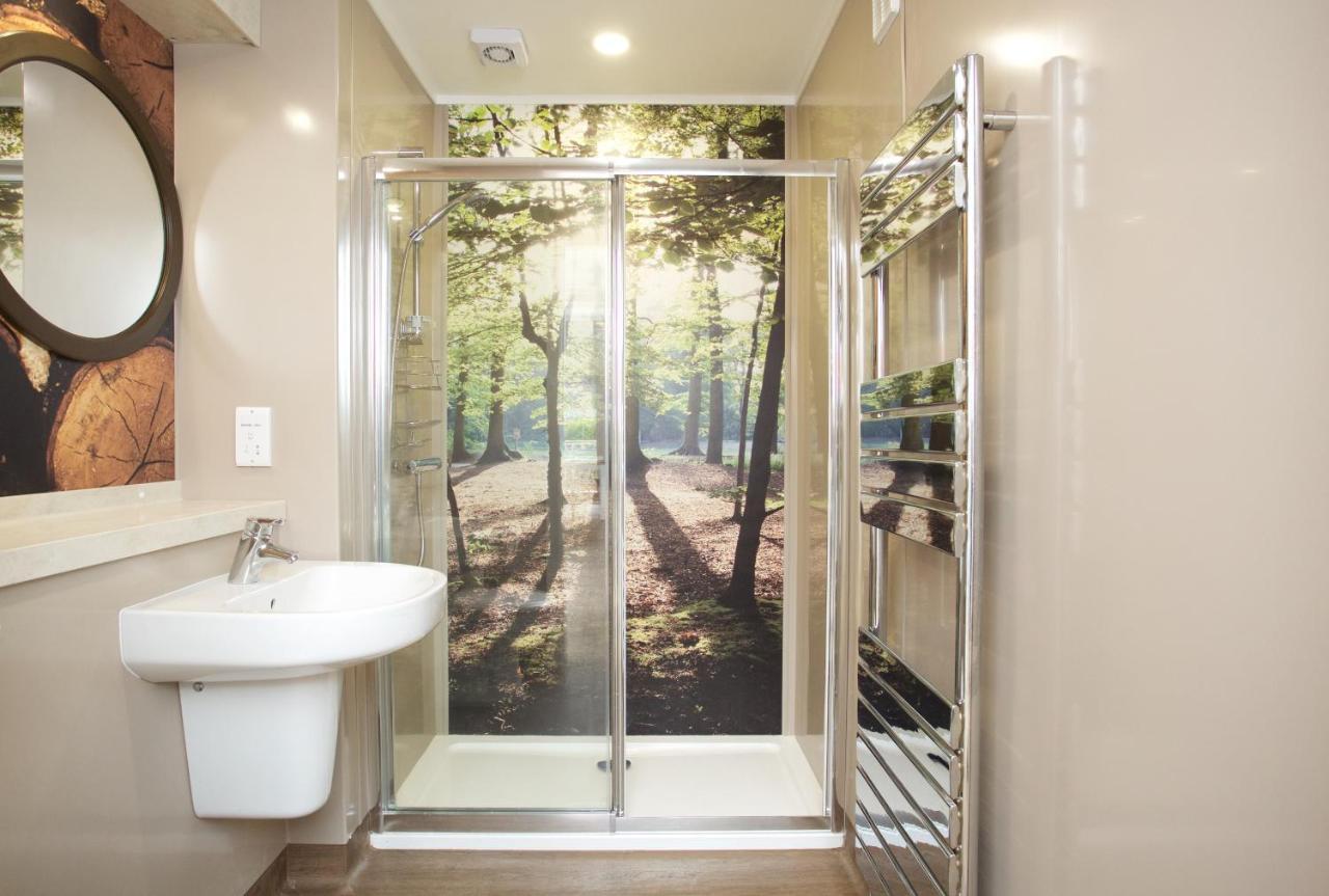 Braidhaugh Holiday Lodge And Glamping Park Crieff Bagian luar foto