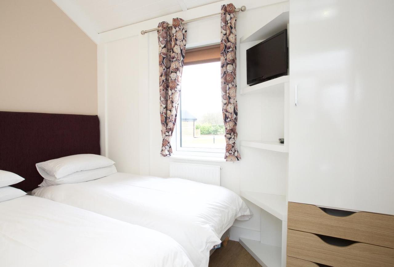 Braidhaugh Holiday Lodge And Glamping Park Crieff Bagian luar foto