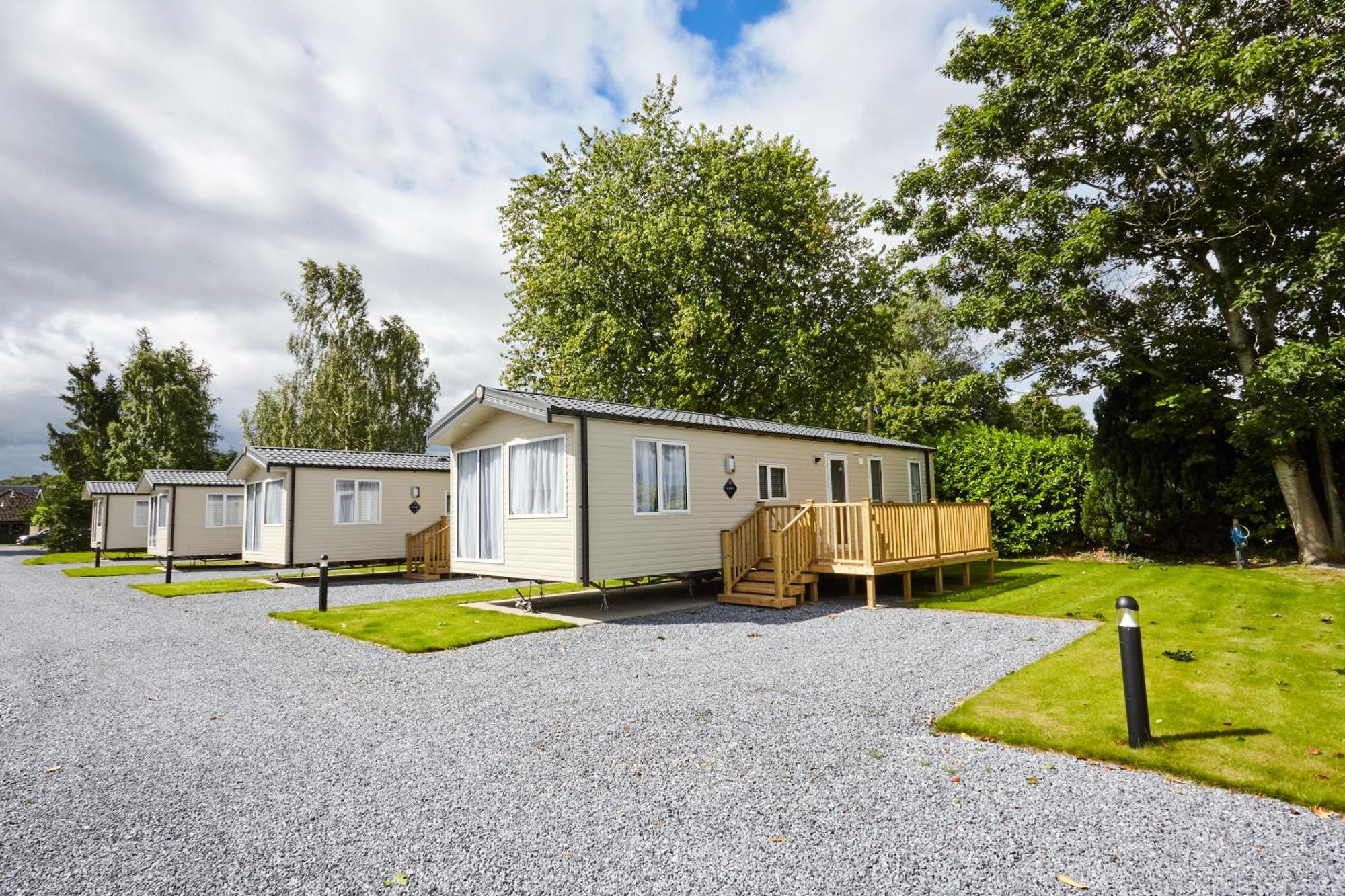 Braidhaugh Holiday Lodge And Glamping Park Crieff Bagian luar foto