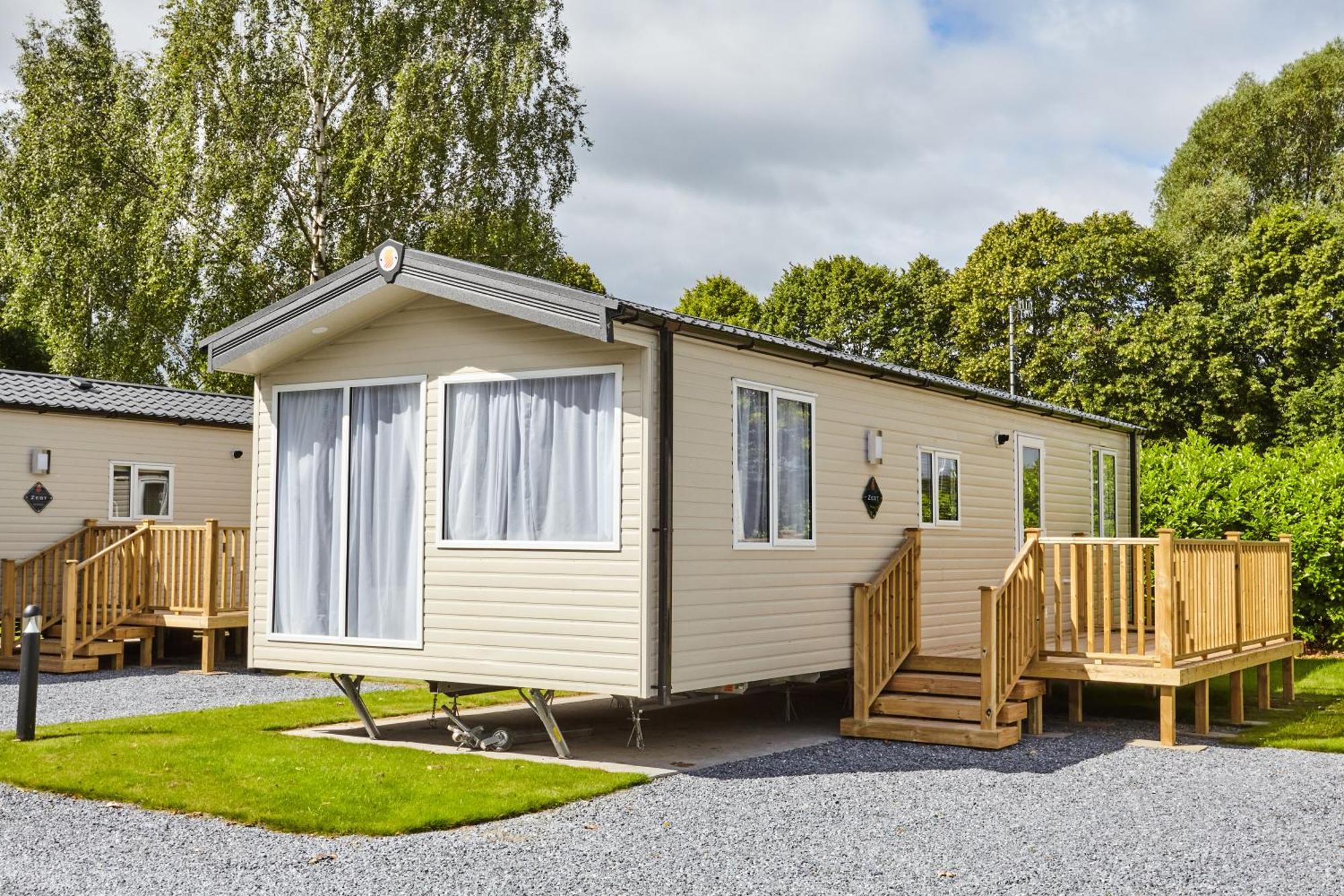 Braidhaugh Holiday Lodge And Glamping Park Crieff Bagian luar foto